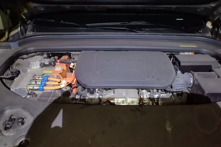 Used Hima AITO M9 2024 Range-Extended Ultra Version 52 kWh 6-Seater Model Engine Bay