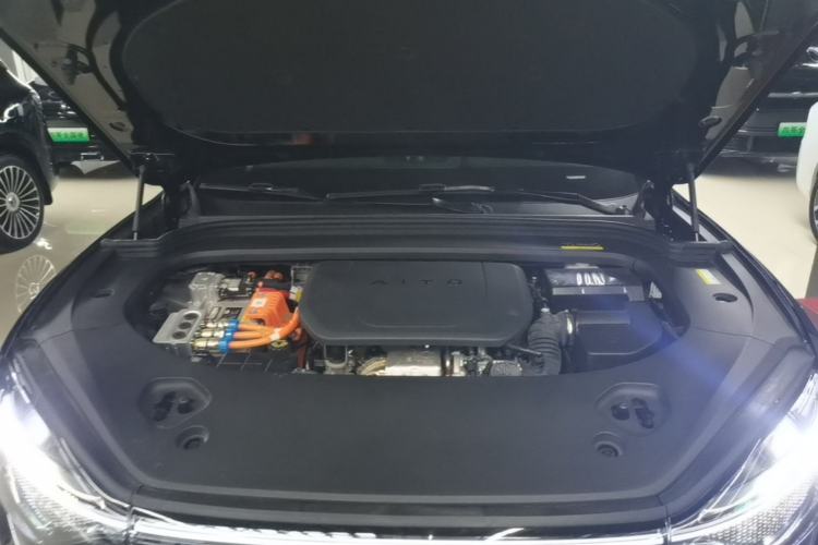 Used Hima AITO M9 2024 Range-Extended Ultra Version 42 kWh 6-Seater Model Engine Bay