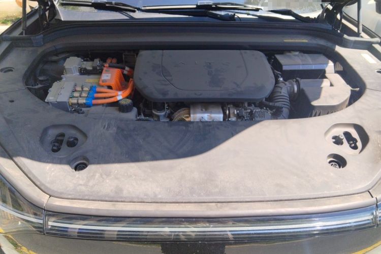 Used Hima AITO M9 2024 Range-Extended Ultra Version 42 kWh 6-Seater Model Engine Bay