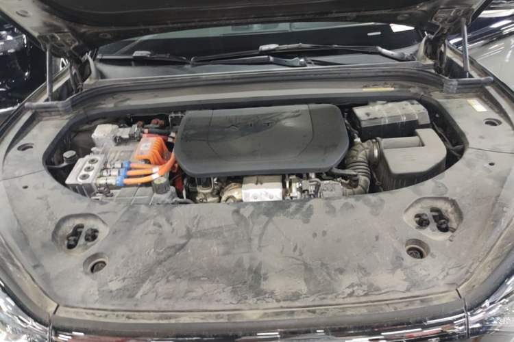 Used Hima AITO M9 2024 Range-Extended Ultra Version 52 kWh 6-Seater Model Engine Bay