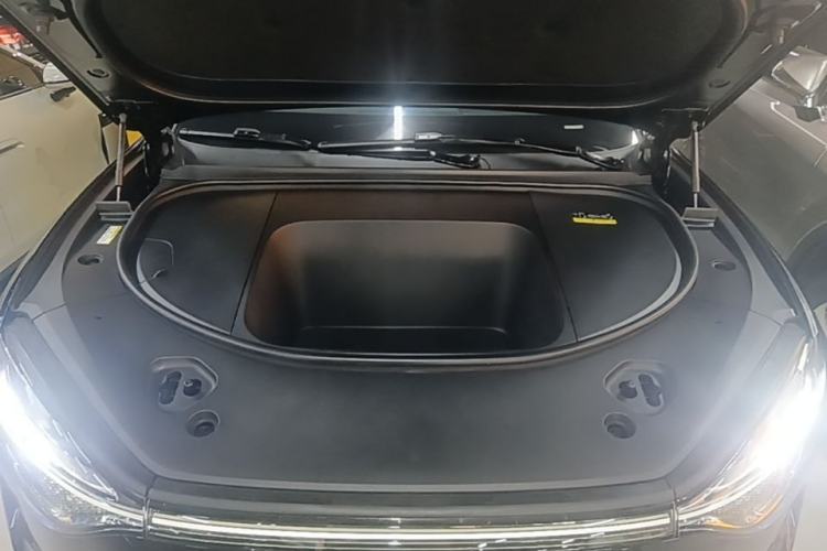 Used Hima AITO M9 2024 All-Electric Ultra Version 100 kWh 5-Seater Model Engine Bay