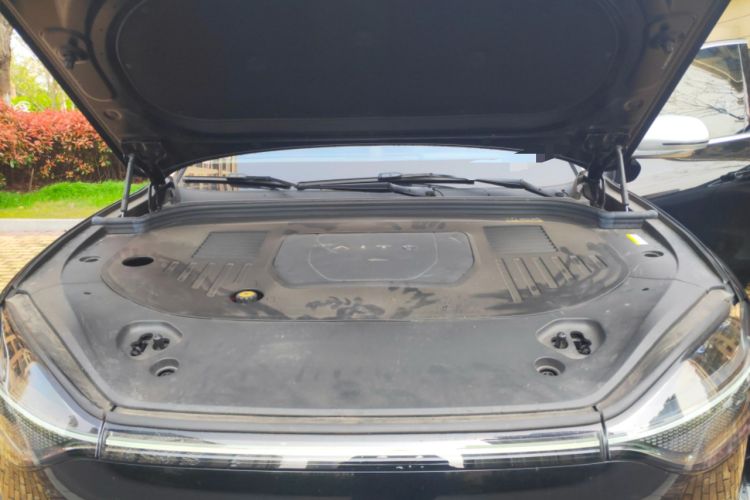Used Hima AITO M9 2024 Range-Extended Ultra Version 52 kWh 5-Seater Model Engine Bay