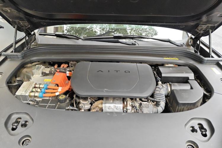 Used Hima AITO M9 2024 Range-Extended Ultra Version 52 kWh 6-Seater Model Engine Bay