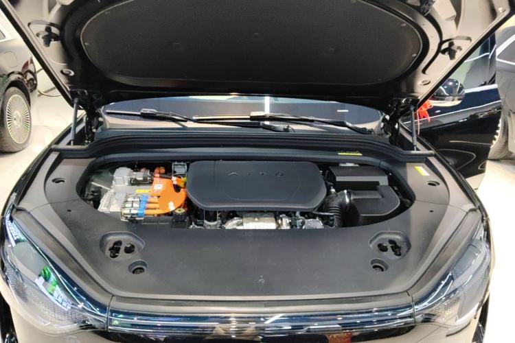 Used Hima AITO M9 2024 Range-Extended Ultra Version 42 kWh 6-Seater Model Engine Bay