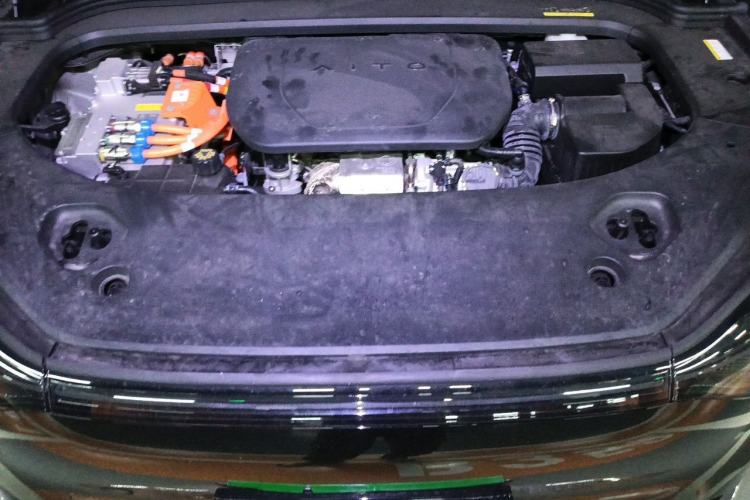 Used Hima AITO M9 2024 Range-Extended Ultra Version 42 kWh 6-Seater Model Engine Bay