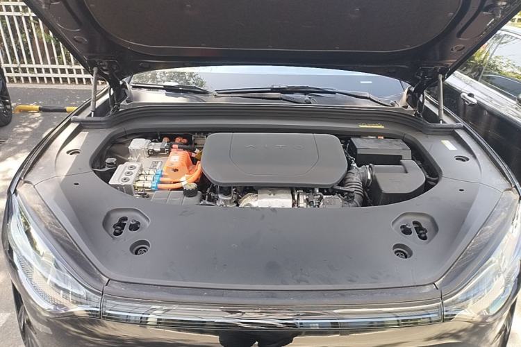 Used Hima AITO M9 2024 Range-Extended Ultra Version 42 kWh 6-Seater Model Engine Bay