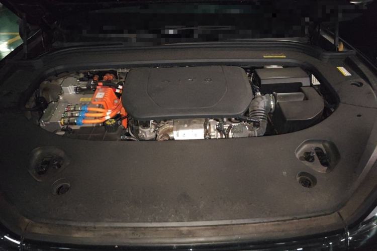 Used Hima AITO M9 2024 Range-Extended Ultra Version 42 kWh 6-Seater Model Engine Bay