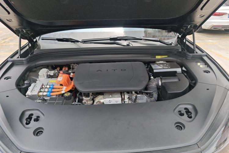 Used Hima AITO M9 2024 Range-Extended Ultra Version 42 kWh 6-Seater Model Engine Bay