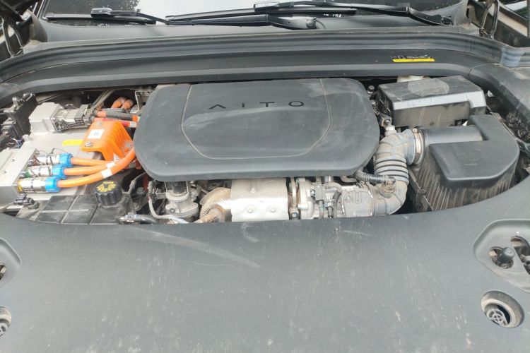 Used Hima AITO M9 2024 Range-Extended Ultra Version 52 kWh 6-Seater Model Engine Bay