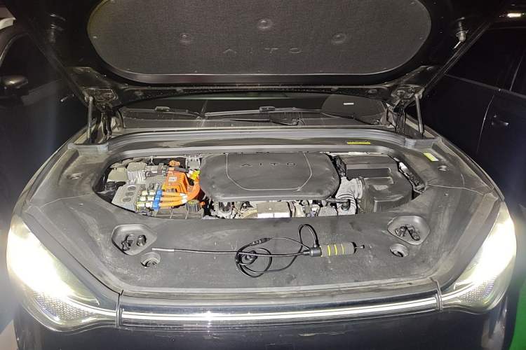 Used Hima AITO M9 2024 Range-Extended Ultra Version 52 kWh 6-Seater Model Engine Bay