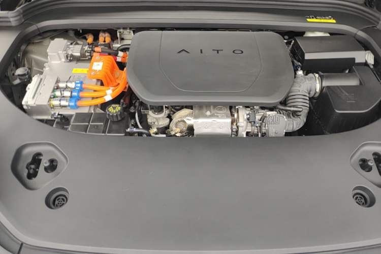 Used Hima AITO M9 2024 Range-Extended Ultra Version 42 kWh 6-Seater Model Engine Bay