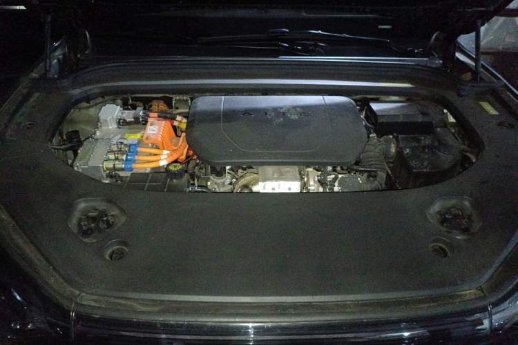 Used Hima AITO M9 2024 Range-Extended Ultra Version 52 kWh 6-Seater Model Engine Bay