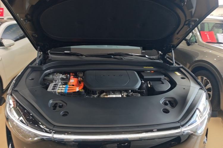 Used Hima AITO M9 2024 Range-Extended Ultra Version 52 kWh 5-Seater Model Engine Bay