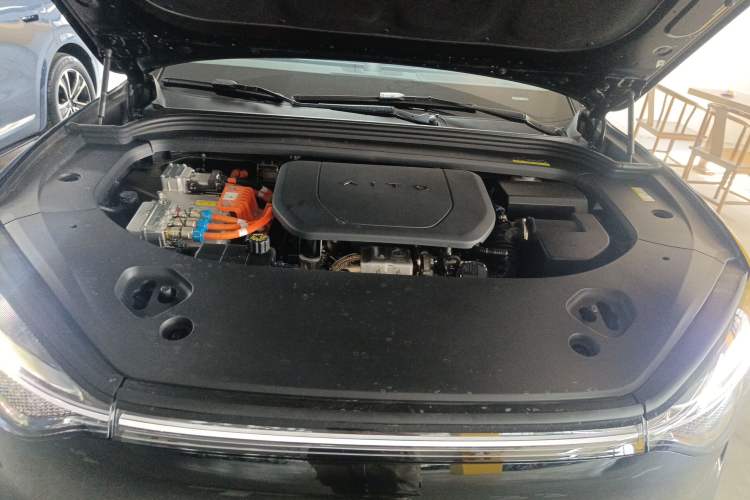 Used Hima AITO M9 2024 Range-Extended Ultra Version 52 kWh 6-Seater Model Engine Bay
