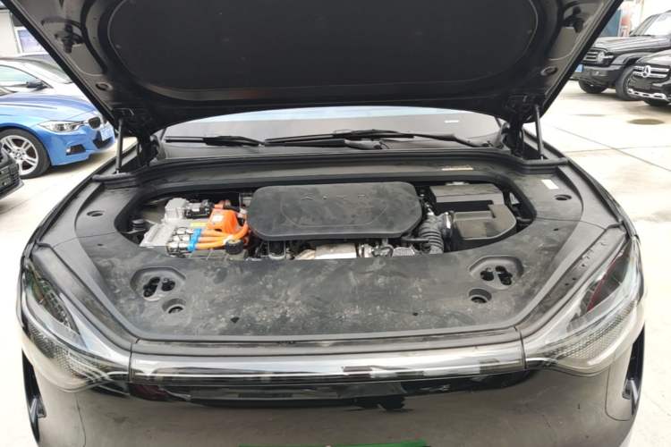 Used Hima AITO M9 2024 Range-Extended Ultra Version 42 kWh 6-Seater Model Engine Bay