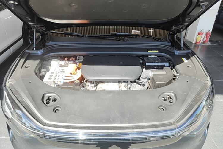 Used Hima AITO M9 2024 Range-Extended Ultra Version 42 kWh 6-Seater Model Engine Bay