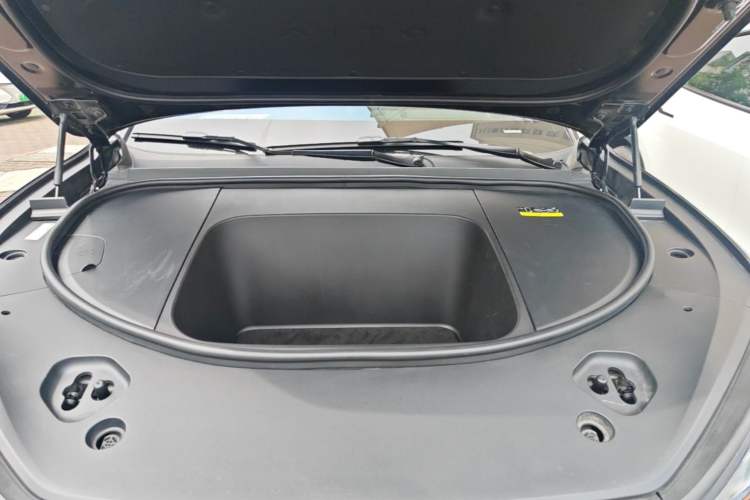 Used Hima AITO M9 2024 All-Electric Ultra Version 100 kWh 6-Seater Model Engine Bay
