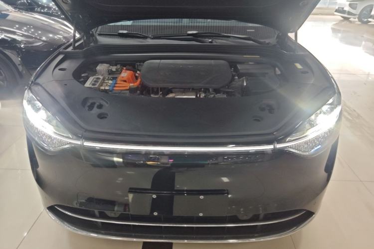 Used Hima AITO M9 2024 Range-Extended Ultra Version 42 kWh 6-Seater Model Engine Bay