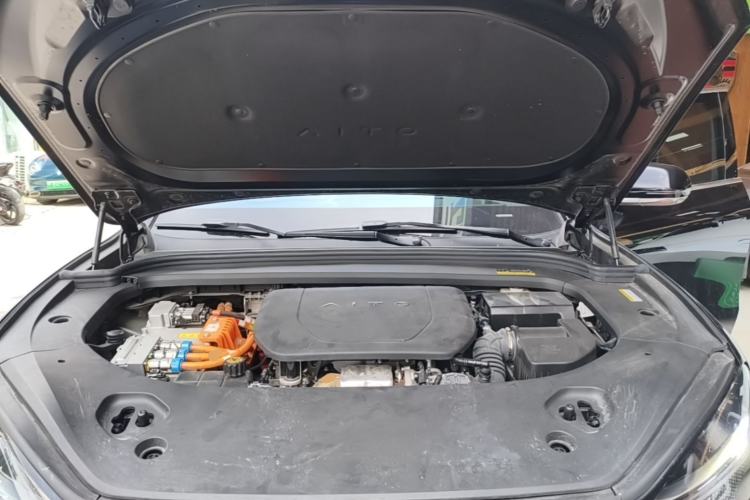 Used Hima AITO M9 2024 Range-Extended Ultra Version 52 kWh 6-Seater Model Engine Bay