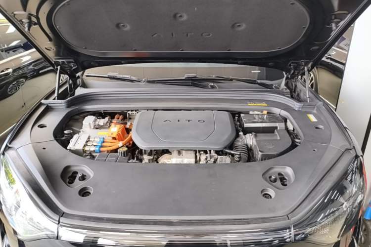 Used Hima AITO M9 2024 Range-Extended Ultra Version 42 kWh 6-Seater Model Engine Bay