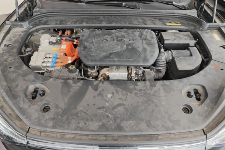 Used Hima AITO M9 2024 Range-Extended Ultra Version 42 kWh 6-Seater Model Engine Bay