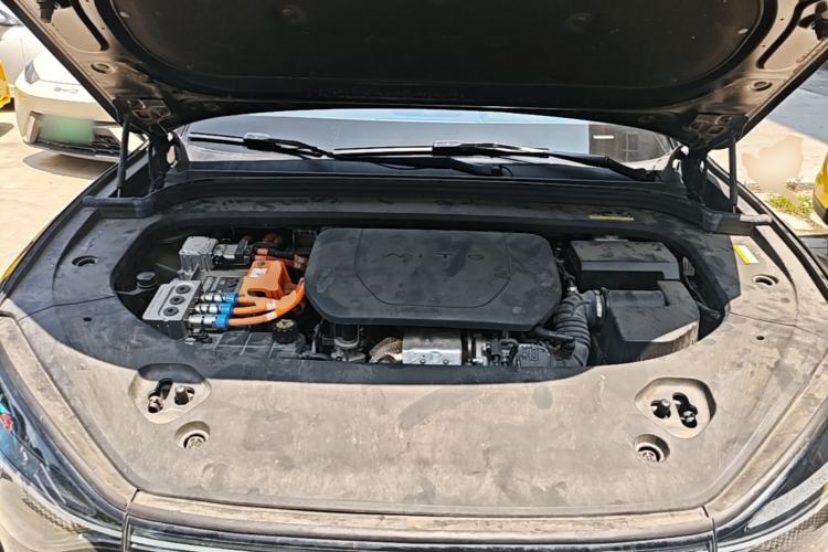 Used Hima AITO M9 2024 Range-Extended Ultra Version 42 kWh 6-Seater Model Engine Bay