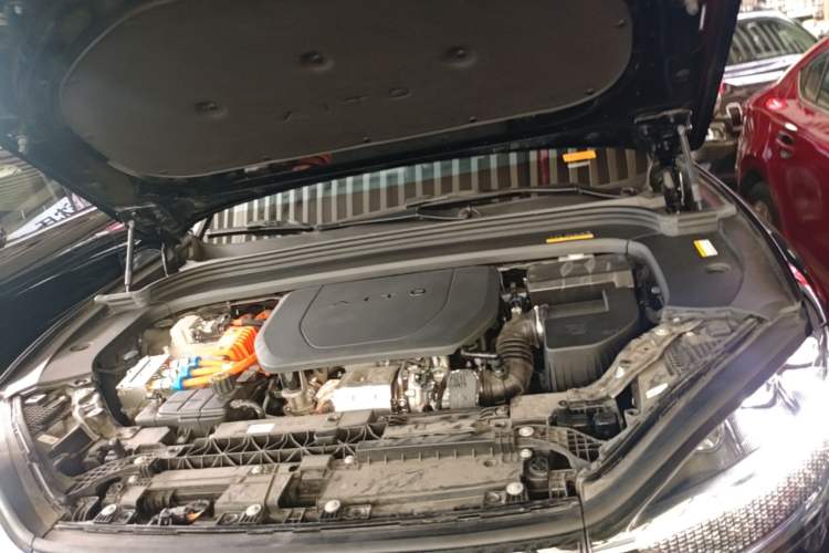 Used Hima AITO M9 2024 Range-Extended Ultra Version 42 kWh 6-Seater Model Engine Bay