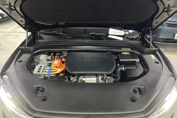 Used Hima AITO M9 2024 Range-Extended Ultra Version 42 kWh 6-Seater Model Engine Bay