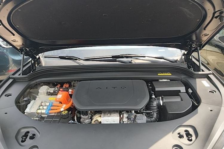 Used Hima AITO M9 2024 Range-Extended Ultra Version 52 kWh 5-Seater Model Engine Bay