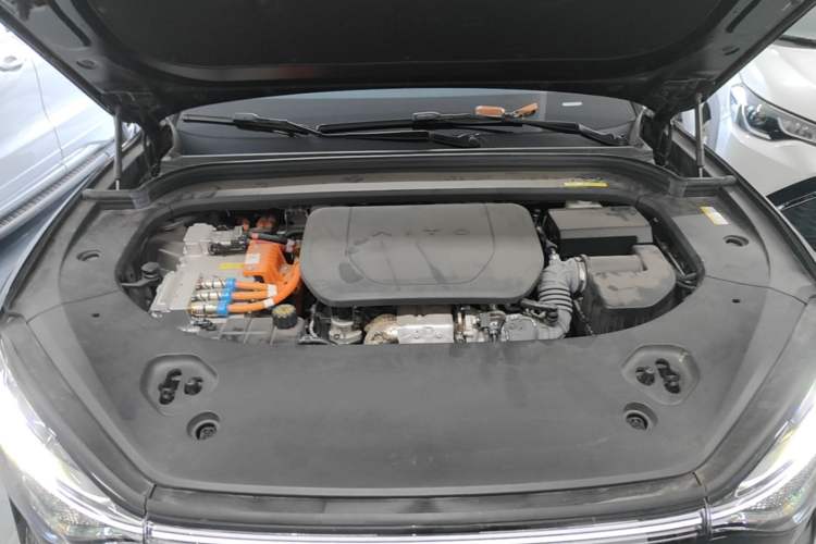 Used Hima AITO M9 2024 Range-Extended Ultra Version 42 kWh 6-Seater Model Engine Bay