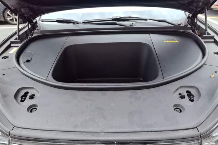 Used Hima AITO M9 2024 All-Electric Ultra Version 100 kWh 6-Seater Model Engine Bay