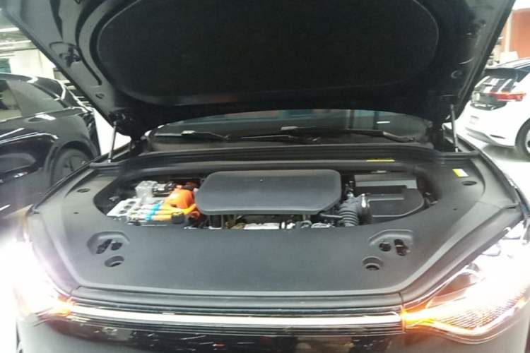 Used Hima AITO M9 2024 Range-Extended Ultra Version 52 kWh 6-Seater Model Engine Bay