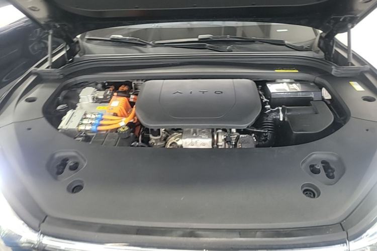 Used Hima AITO M9 2024 Range-Extended Ultra Version 42 kWh 6-Seater Model Engine Bay