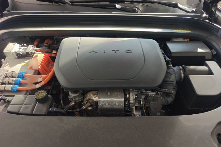 Used Hima AITO M9 2024 Range-Extended Ultra Version 52 kWh 6-Seater Model Engine Bay