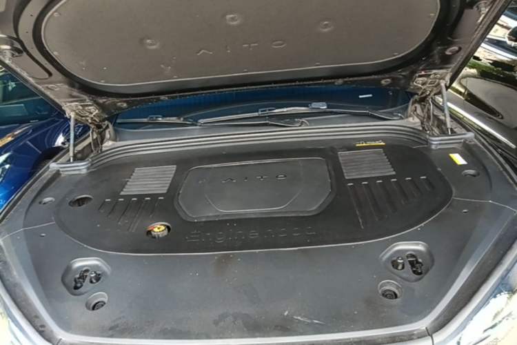 Used Hima AITO M9 2024 Range-Extended Ultra Version 52 kWh 6-Seater Model Engine Bay