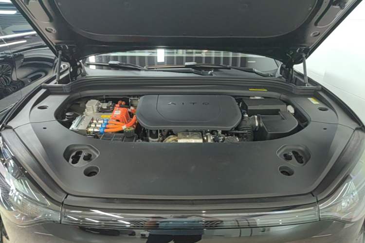 Used Hima AITO M9 2024 Range-Extended Ultra Version 42 kWh 6-Seater Model Engine Bay