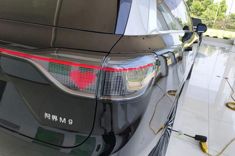 Used Hima AITO M9 2024 Range-Extended Ultra Version 52 kWh 6-Seater Model Exterior 1