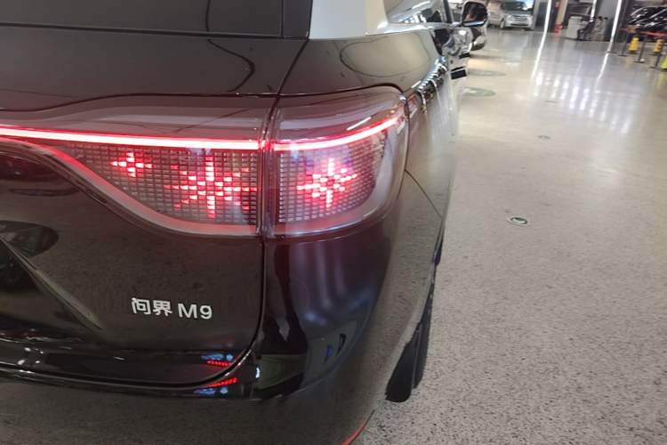 Used Hima AITO M9 2024 Range-Extended Ultra Version 52 kWh 6-Seater Model Exterior 1
