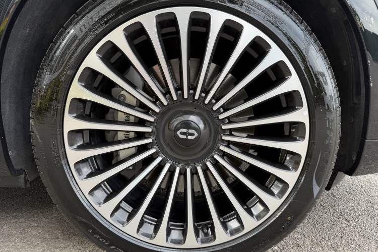 Used Hima AITO M9 2024 Range-Extended Max Edition 42 kWh 6-Seater Version Exterior 12