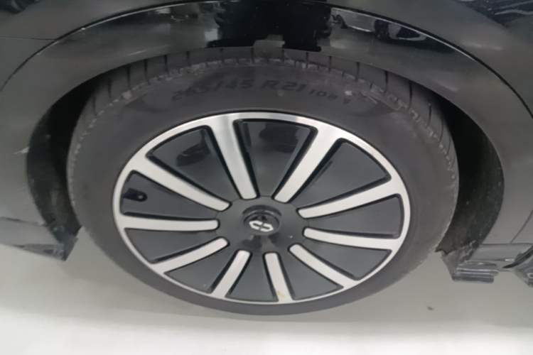Used Hima AITO M9 2024 Range-Extended Ultra Version 42 kWh 6-Seater Model Exterior 2