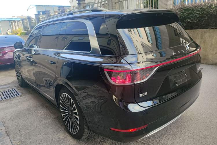 Used Hima AITO M9 2024 Range-Extended Max Edition 42 kWh 6-Seater Version Exterior 2