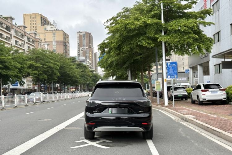 Used Hima AITO M9 2024 Range-Extended Max Edition 42 kWh 5-Seater Version Exterior 2