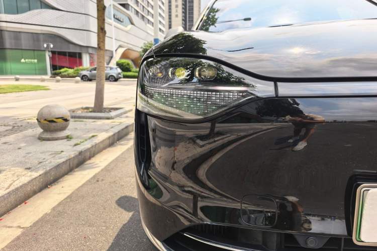 Used Hima AITO M9 2024 Range-Extended Max Edition 42 kWh 6-Seater Version Exterior 3