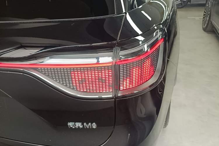 Used Hima AITO M9 2024 Range-Extended Ultra Version 42 kWh 6-Seater Model Exterior 3