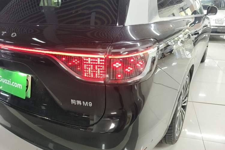 Used Hima AITO M9 2024 Range-Extended Ultra Version 42 kWh 6-Seater Model Exterior 3