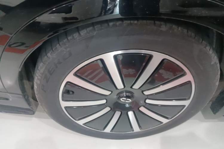 Used Hima AITO M9 2024 Range-Extended Ultra Version 42 kWh 6-Seater Model Exterior 3