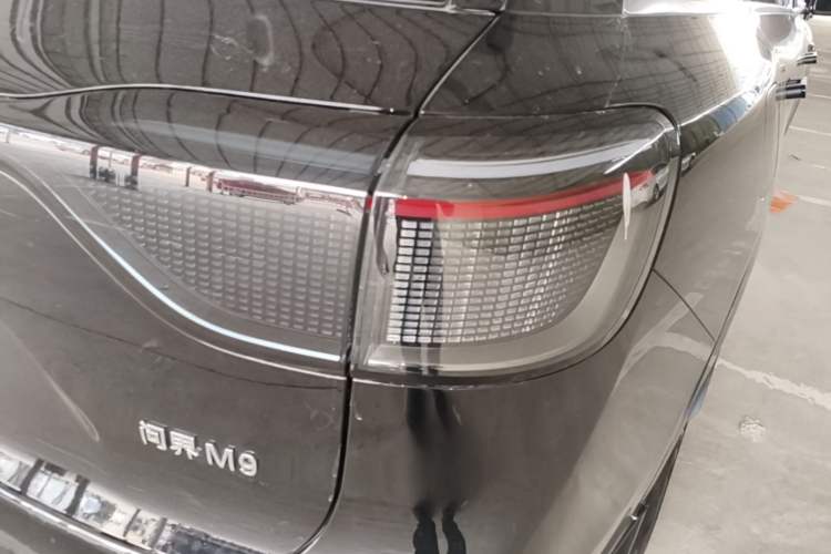 Used Hima AITO M9 2024 Range-Extended Ultra Version 42 kWh 6-Seater Model Exterior 3