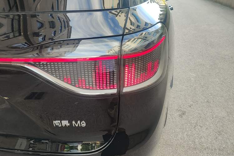 Used Hima AITO M9 2024 Range-Extended Max Edition 42 kWh 6-Seater Version Exterior 3