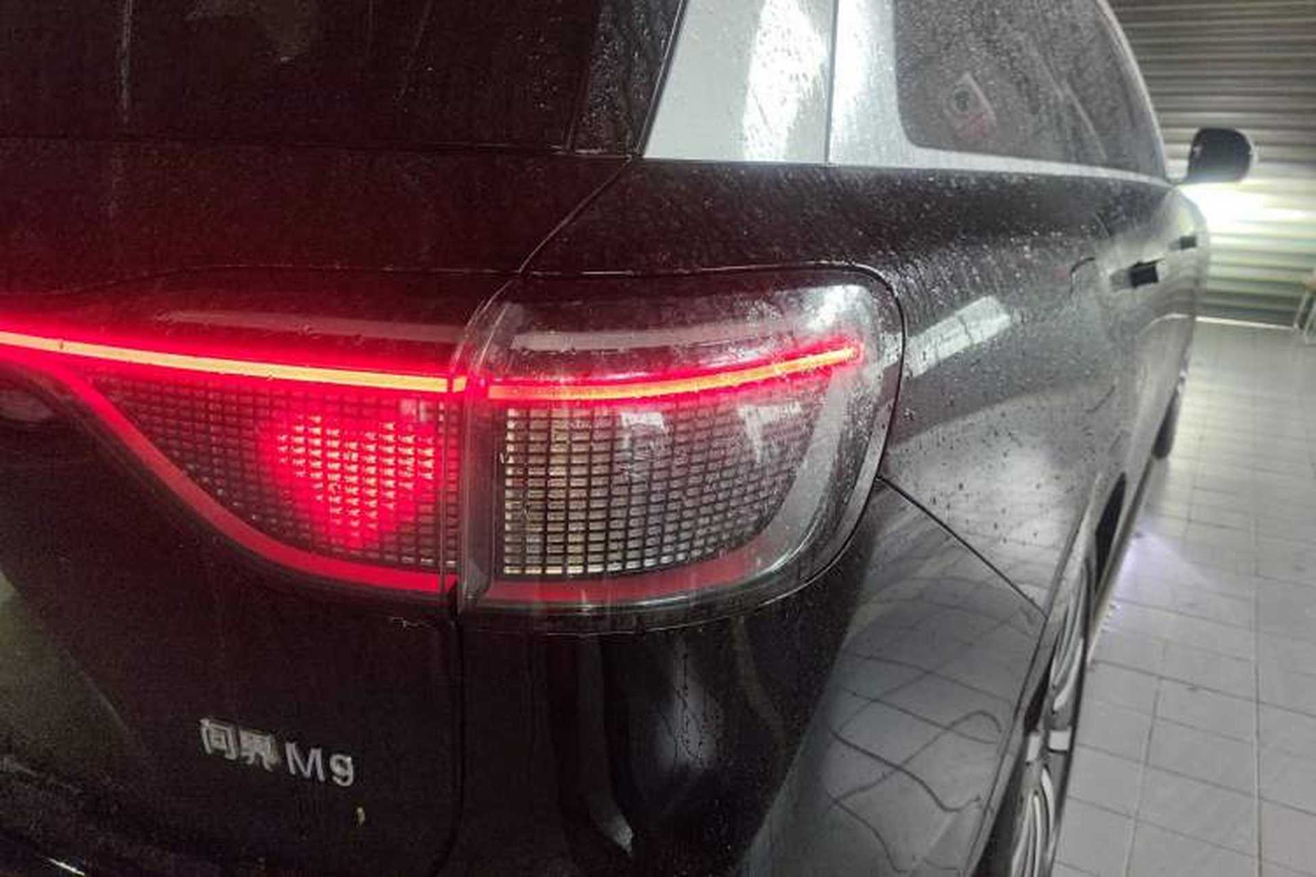 Used Hima AITO M9 2024 Range-Extended Ultra Version 42 kWh 6-Seater Model Exterior 3