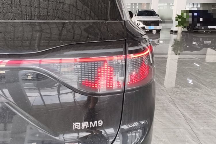 Used Hima AITO M9 2024 Range-Extended Ultra Version 42 kWh 6-Seater Model Exterior 3